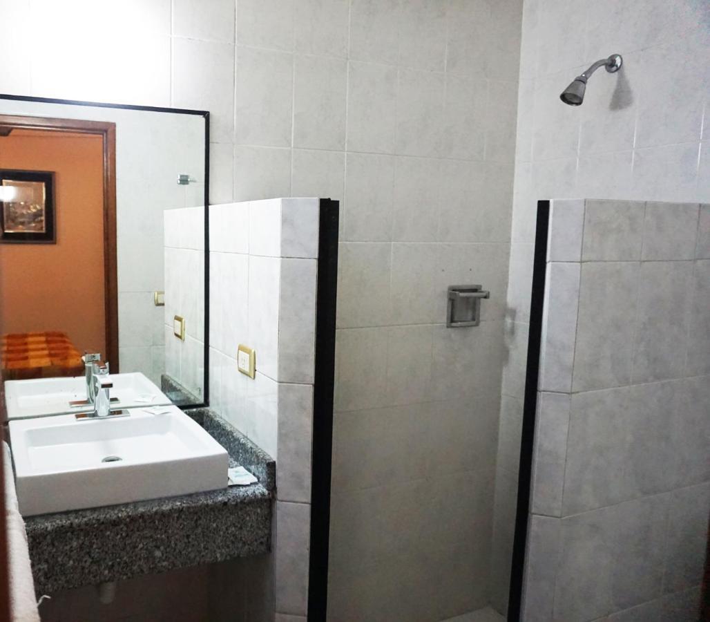 Hotel Plaza Crystal ハラパ エクステリア 写真