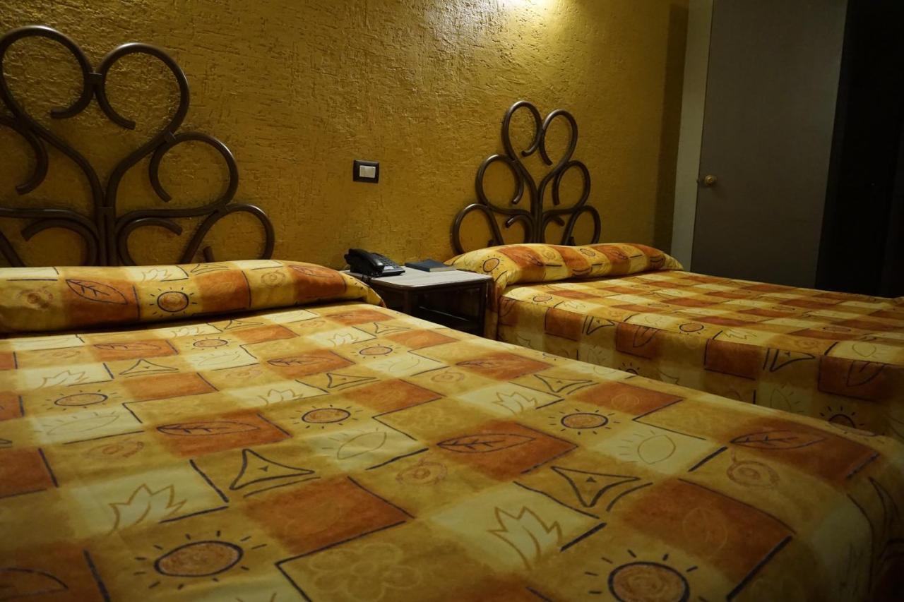 Hotel Plaza Crystal ハラパ エクステリア 写真