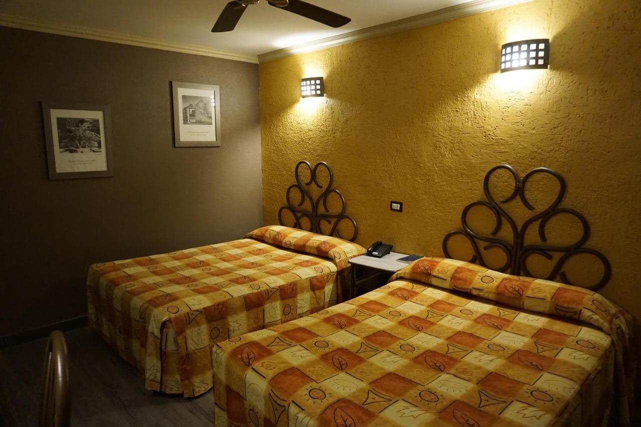 Hotel Plaza Crystal ハラパ エクステリア 写真